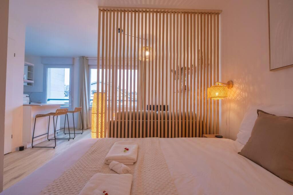 Apartament Le Jeroboam Reims Zewnętrze zdjęcie